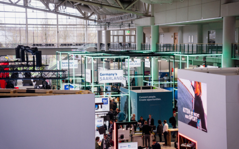 Messestand von Germany's Saarland auf der Hannover Messe von oben